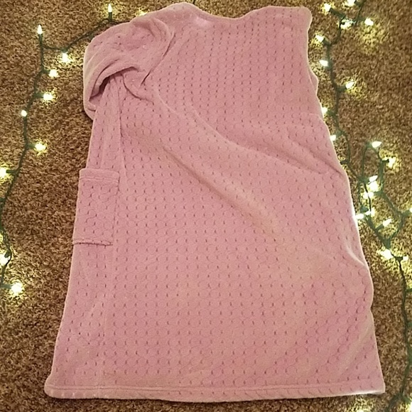 Purple robe - Picture 2 of 2
